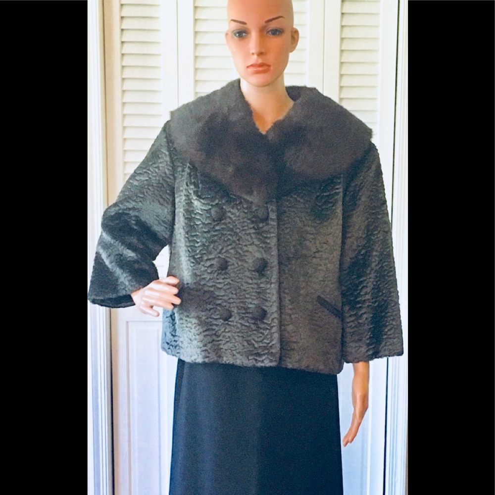 VINTAGE❤️1970’s Absolutely Gorgeous Fur Coat! MINT